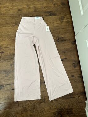 Gilly Hicks Recharge Wide-Leg Pants in Light Blush